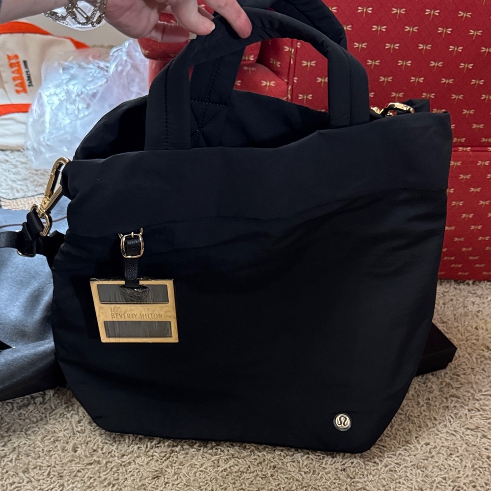 New: Lululemon On My Level Tote